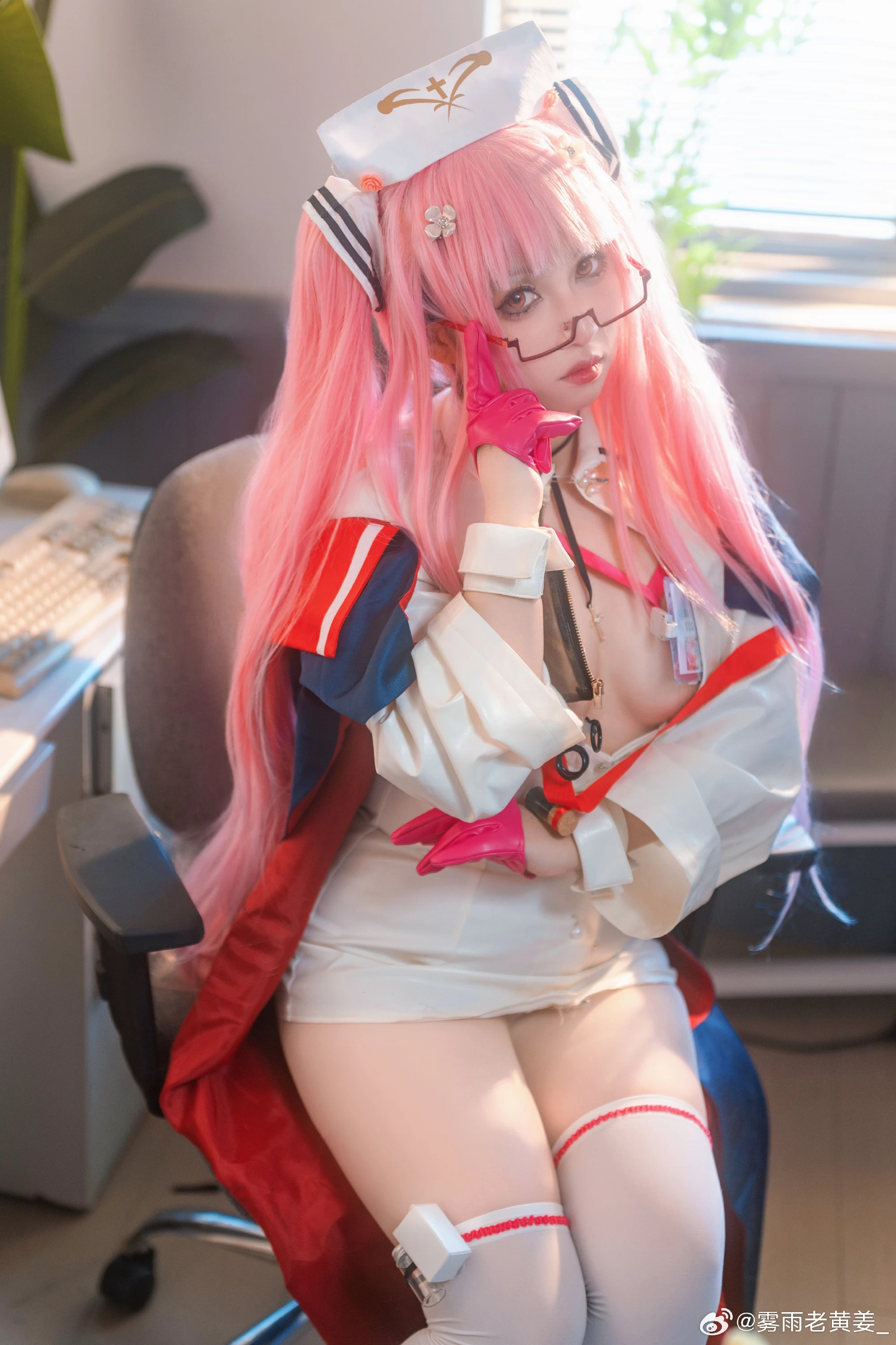 COSPLAY 指挥官怎么又来了？嗯？你说今天是周一浑身不舒服…… 碧蓝航线@雾雨老黄姜_