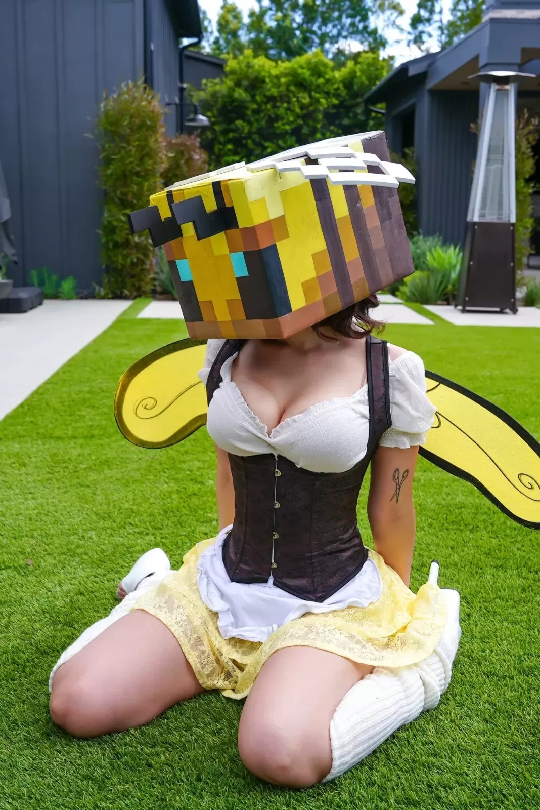 美国小姐姐Cos《我的世界》美图 性感身材让人难忘